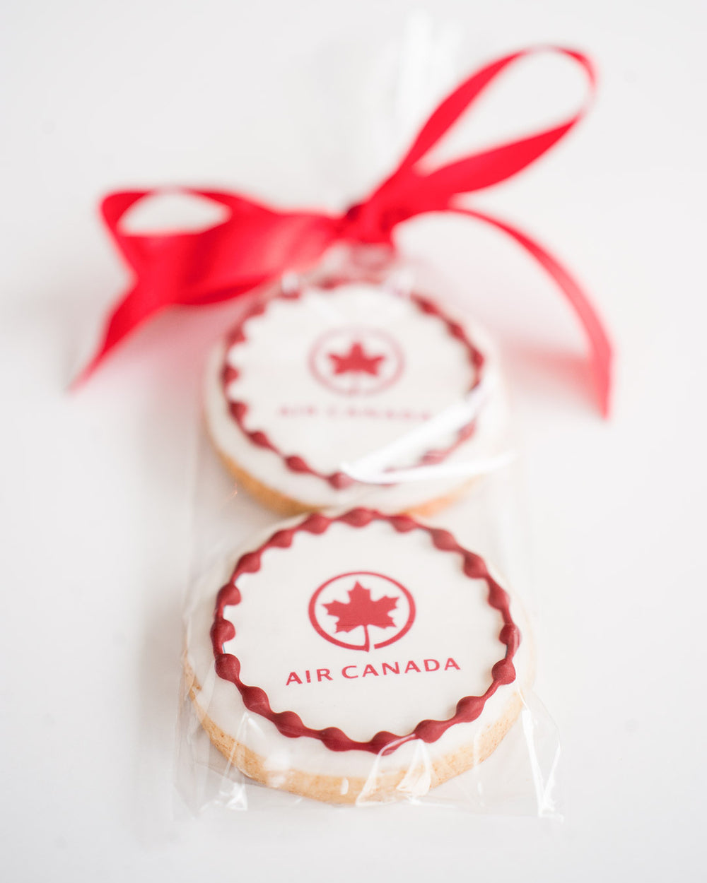 Custom printed edible image cookie favours from Bobbette & Belle, Toronto