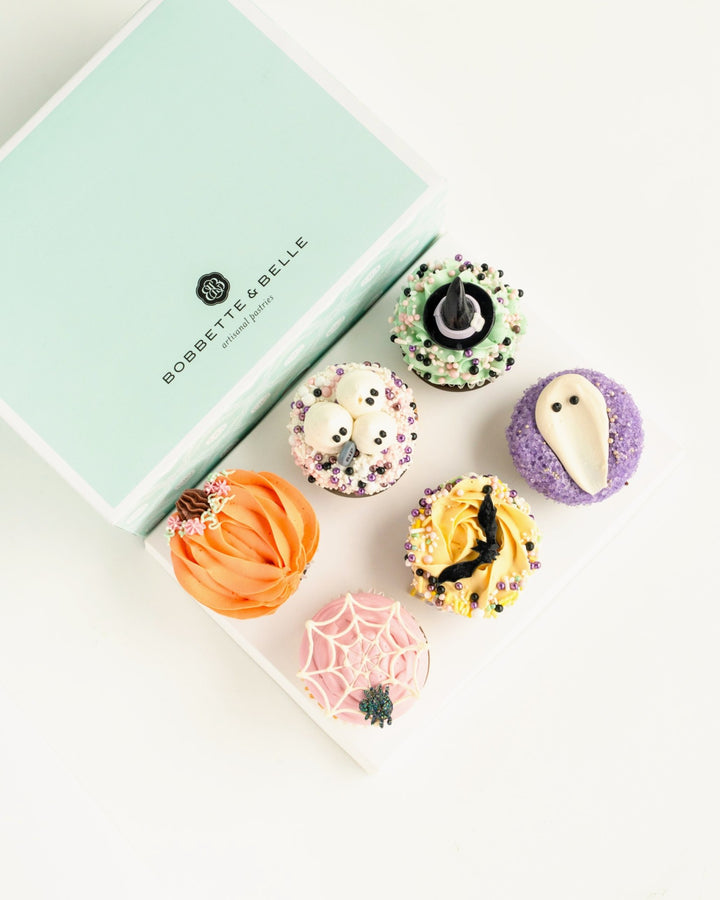 Box of 6 Halloween decorative cupcakes