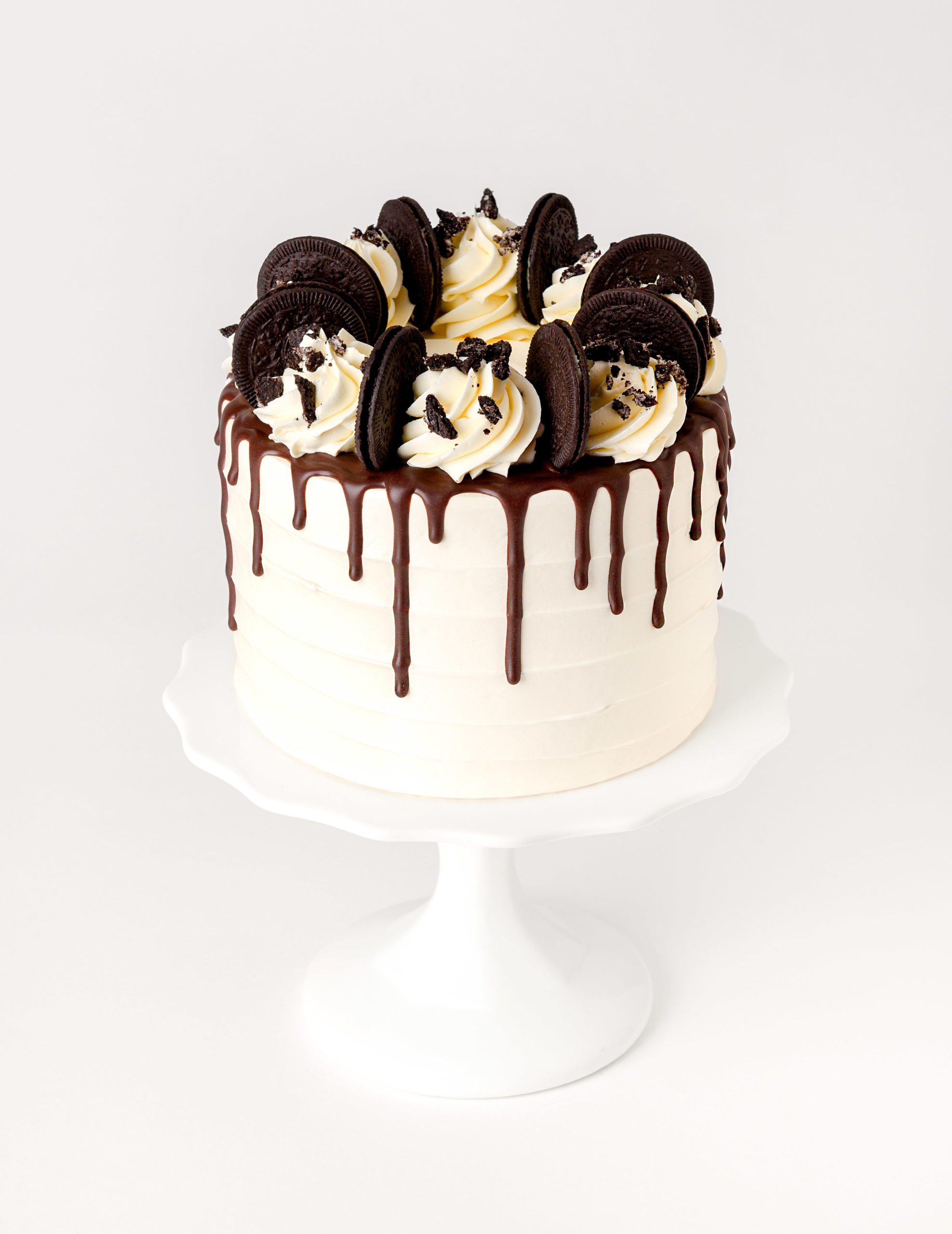 Extreme Cookies 'n Cream Oreo Cake - Crazy for Crust